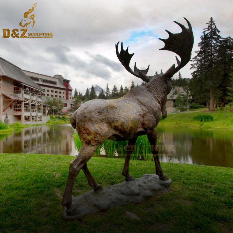 moose welcome statue